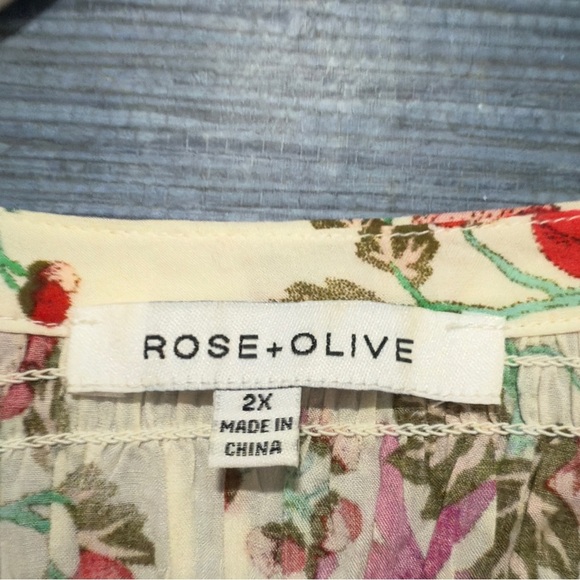 Rose + Olive Women’s Top Plus Size 2XL Floral V-Neck 3/4 Sleeve Flowy Relaxed - Picture 2 of 8